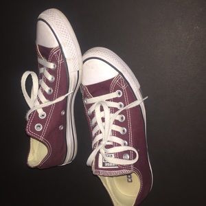 Maroon converse